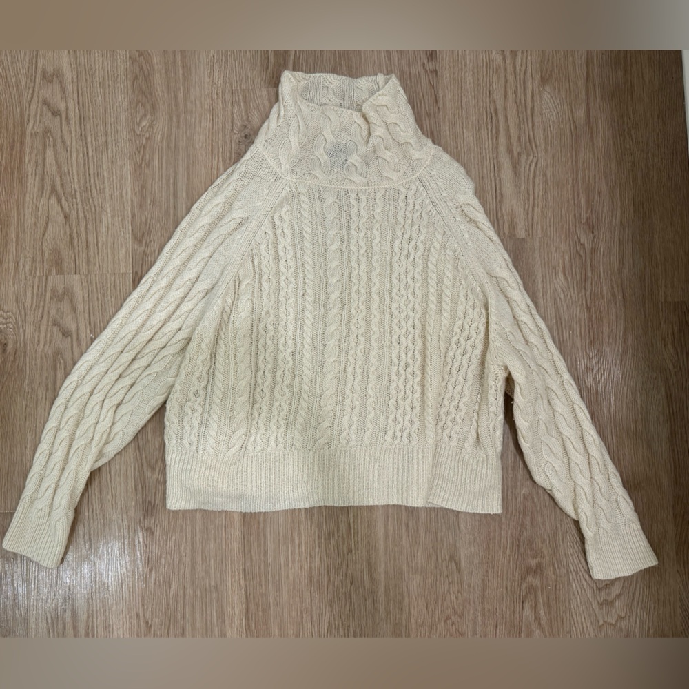 Reclaimed Vintage Cream turtleneck sweater size Small